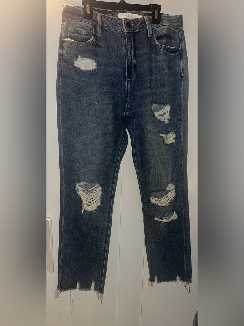 Hidden High Rise Distressed Straight Jeans $122 MSRP - Picture 5 of 6